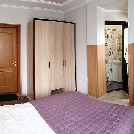 Сонячна Hotel Truskavets Ngoại thất bức ảnh