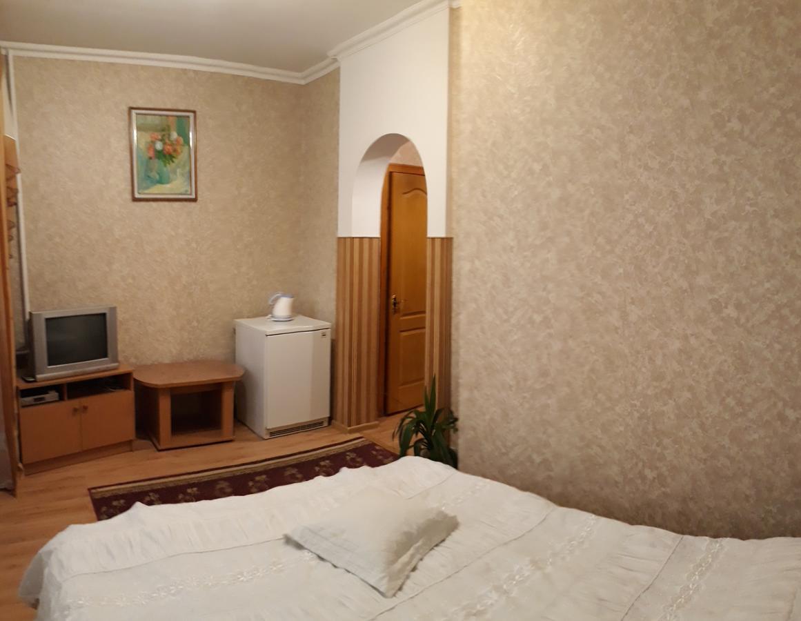 Сонячна Hotel Truskavets Ngoại thất bức ảnh
