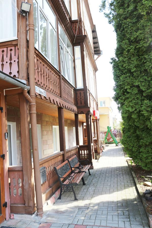 Сонячна Hotel Truskavets Ngoại thất bức ảnh