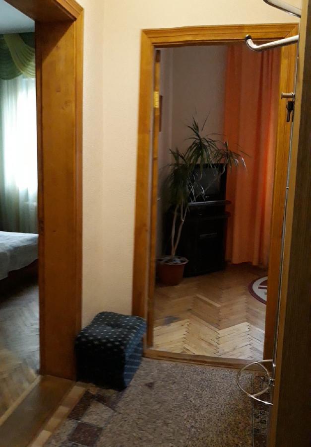Сонячна Hotel Truskavets Ngoại thất bức ảnh