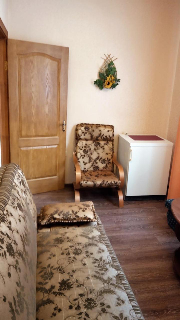 Сонячна Hotel Truskavets Ngoại thất bức ảnh