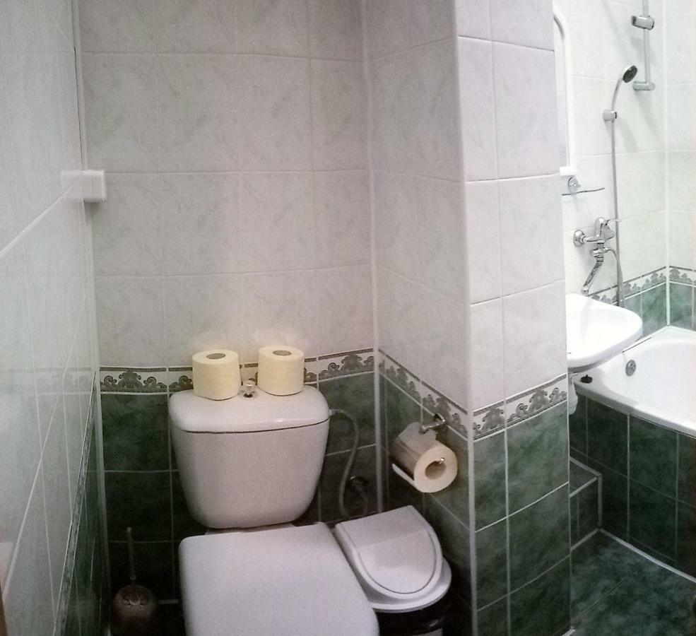 Сонячна Hotel Truskavets Ngoại thất bức ảnh