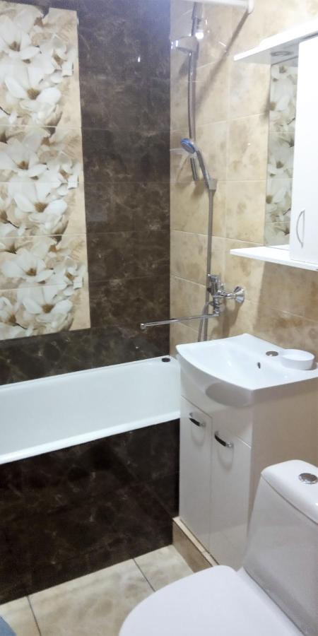 Сонячна Hotel Truskavets Ngoại thất bức ảnh